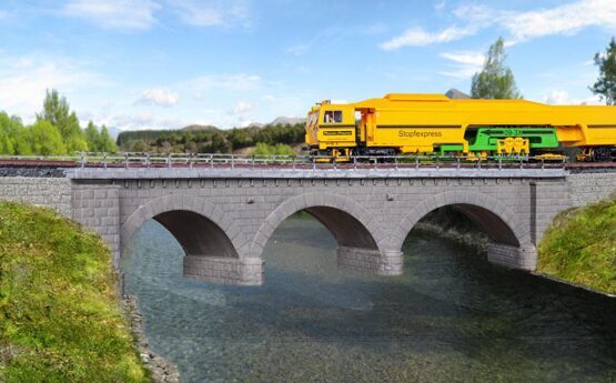 H0 Steinbogenbrücke mit Eisbrecherpfeilerngebogen, eingleisig **Auslauf**