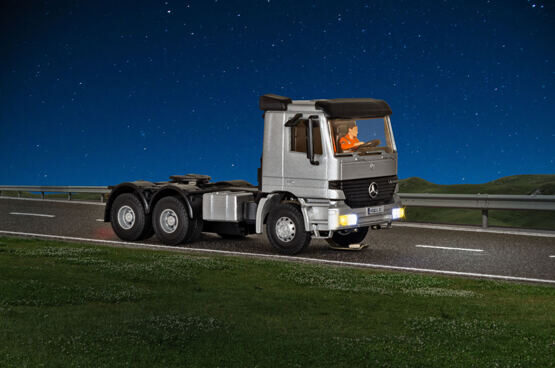 H0 MB ACTROS 3-achs Sattelschlepper,Basis, Funktionsmodell