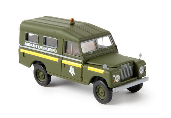 Land Rover 109 geschl. RAF Ai