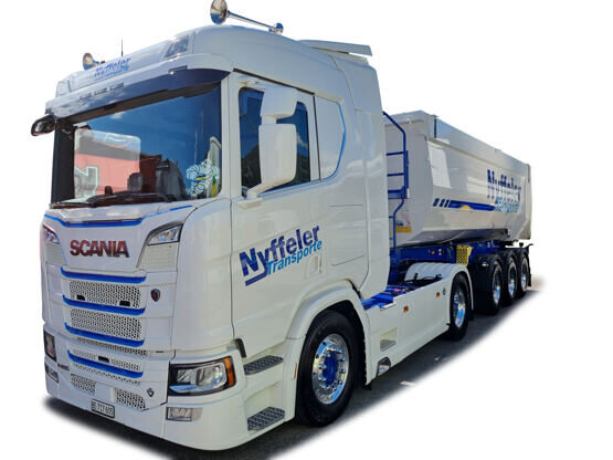 Scania CR 20 ND Thermomulden-Sattelzug ""Nyffeler Transporte""